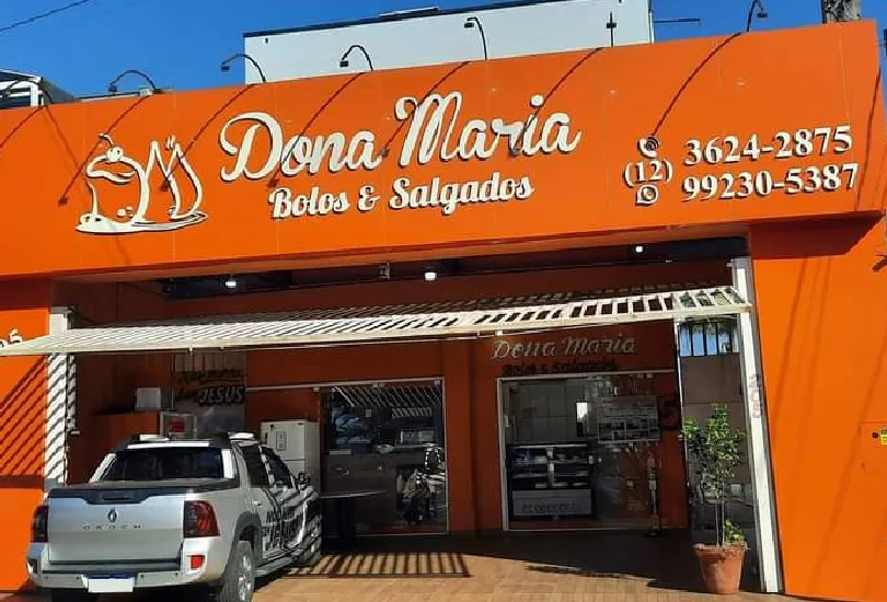 Fachada da loja Dona Maria Bolos e Salgados na Av. CTI, em Taubaté